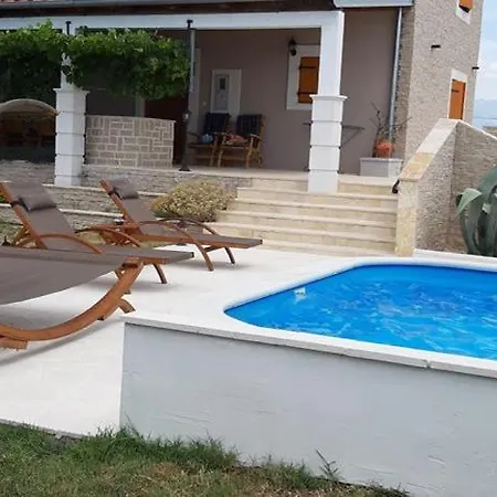 Holiday Kunterbunt בית נופש *